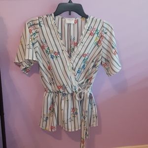 💫3 for 25💫 Floral Wrap Top